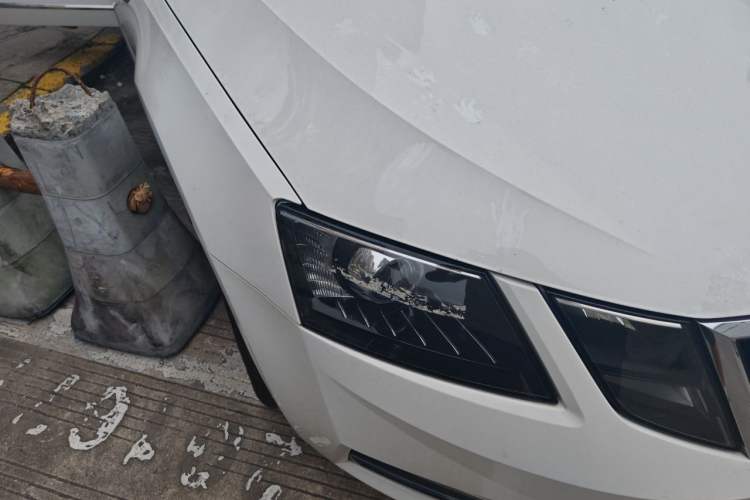 Used Skoda Octavia 2018 TSI230 DSG Luxury Edition Right Front Headlight