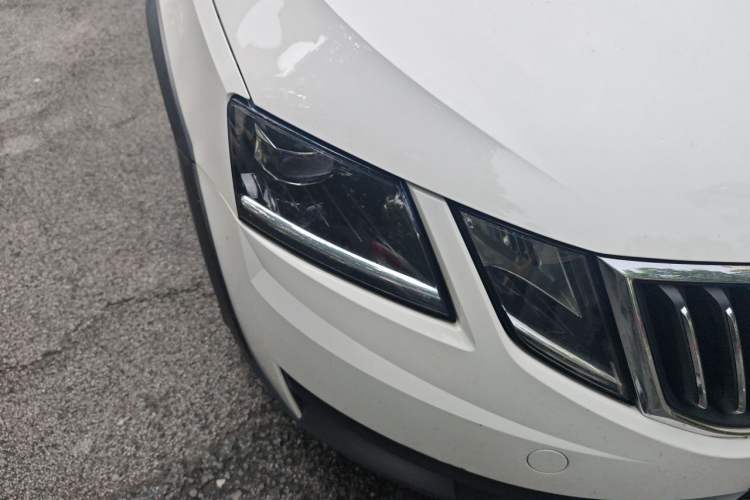 Used Skoda Octavia 2018 Station Wagon TSI280 DSG Flagship Edition Right Front Headlight