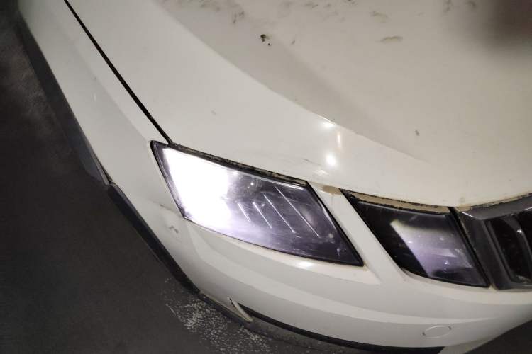 Used Skoda Octavia 2018 Station Wagon TSI230 DSG Luxury Edition Right Front Headlight