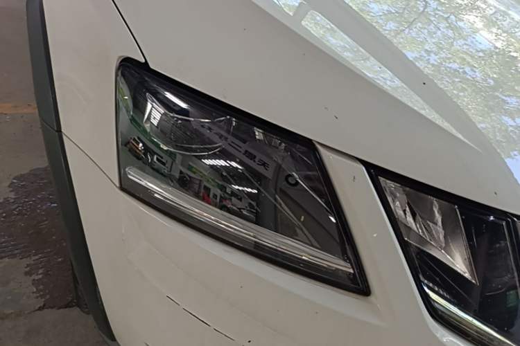 Used Skoda Octavia 2018 Station Wagon TSI280 DSG Luxury Edition Right Front Headlight