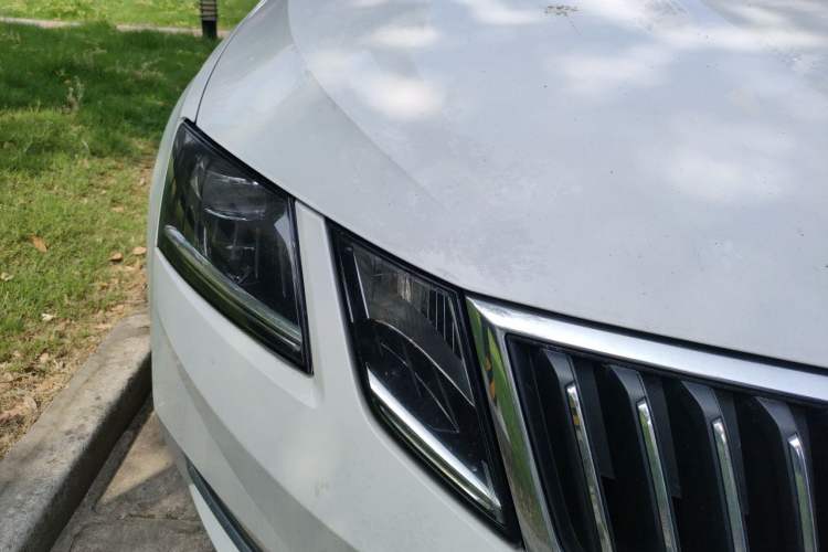 Used Skoda Octavia 2018 TSI280 DSG Flagship Edition Right Front Headlight