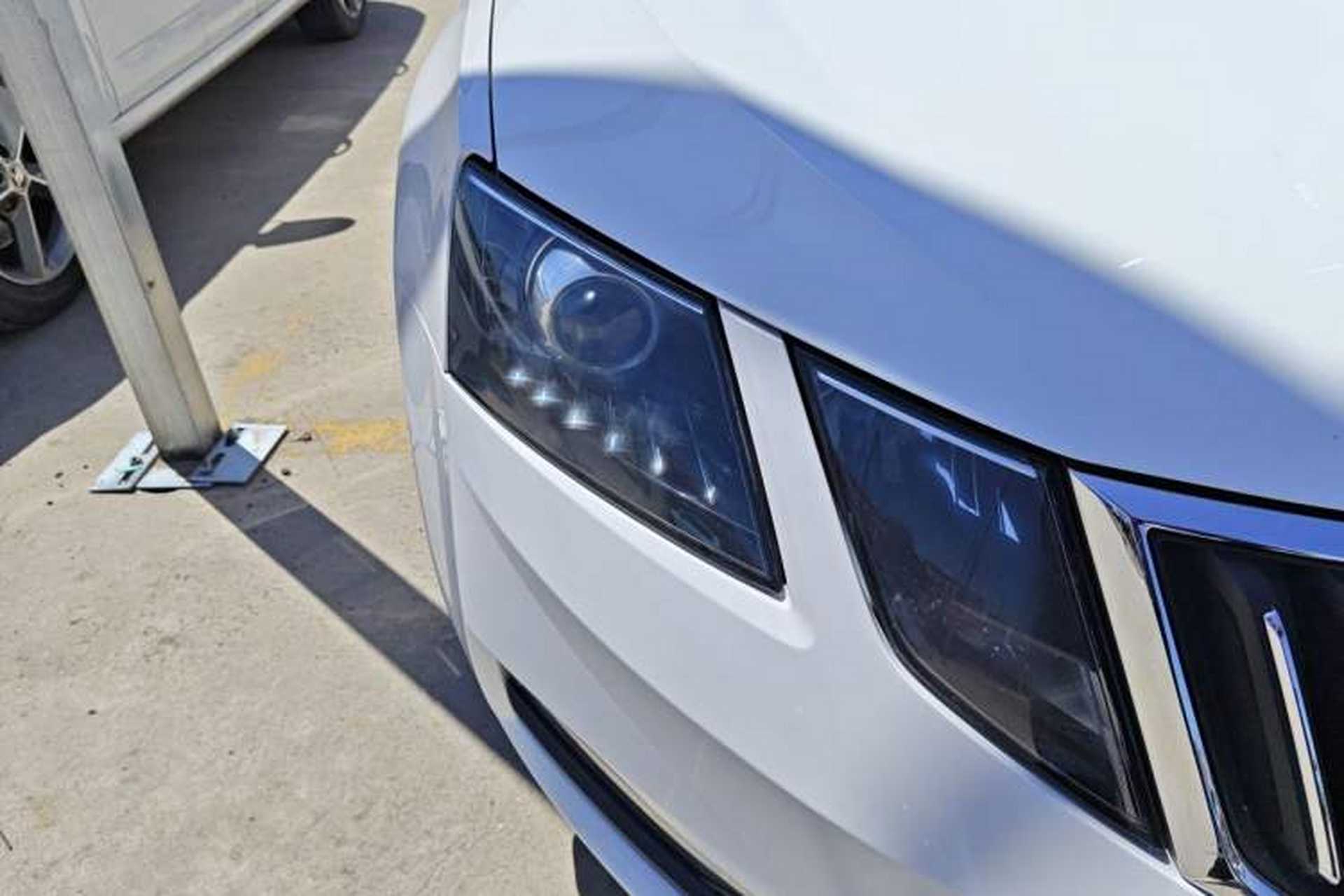 Used Skoda Octavia 2018 1.6L Automatic Comfort Edition Right Front Headlight