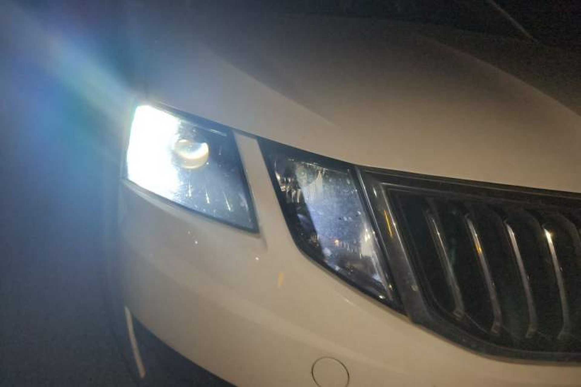 Used Skoda Octavia 2018 Station Wagon TSI230 DSG Luxury Edition Right Front Headlight