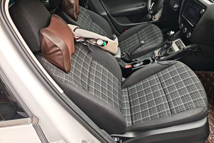 Used Skoda Octavia 2018 1.6L Automatic Comfort Edition Right Front Seat