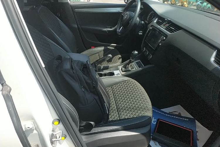 Used Skoda Octavia 2018 TSI230 DSG Luxury Edition Right Front Seat