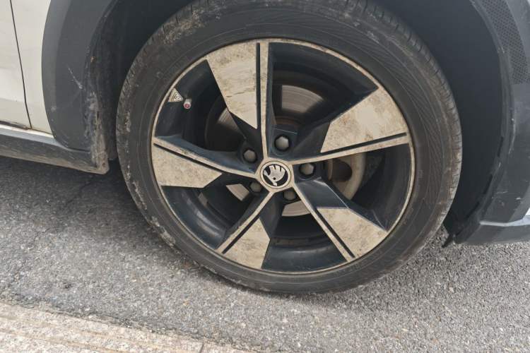 Used Skoda Octavia 2018 Station Wagon TSI280 DSG Flagship Edition Right Front Wheel Hub