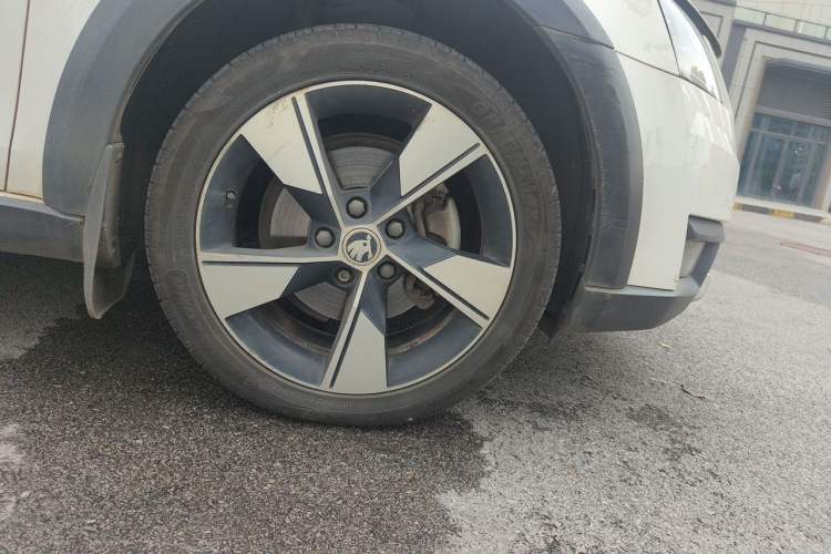 Used Skoda Octavia 2018 Station Wagon TSI280 DSG Flagship Edition Right Front Wheel Hub
