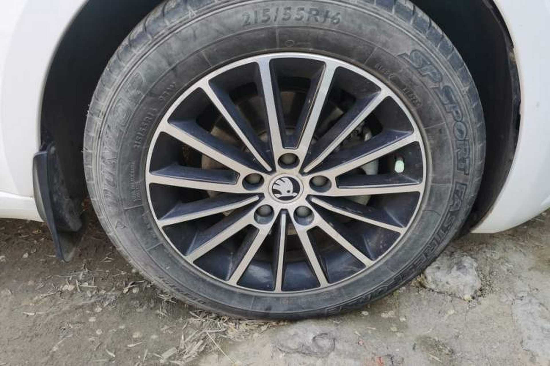 Used Skoda Octavia 2018 TSI230 DSG Luxury Enjoyment Edition Right Front Wheel Hub