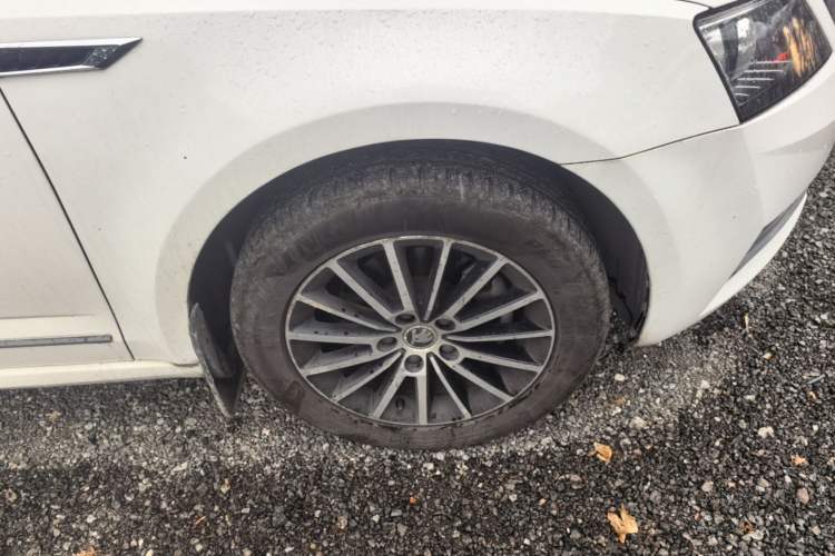 Used Skoda Octavia 2018 TSI230 DSG Luxury Edition Right Front Wheel Hub