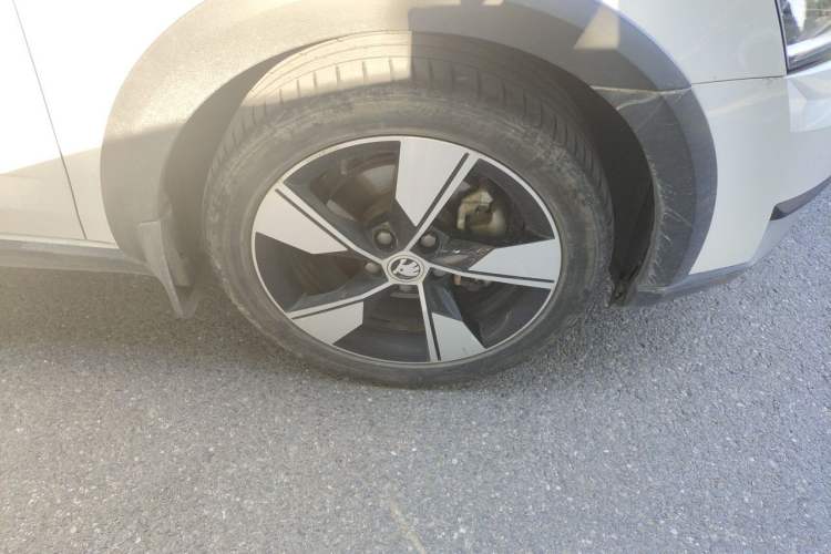 Used Skoda Octavia 2018 Station Wagon TSI280 DSG Luxury Edition Right Front Wheel Hub