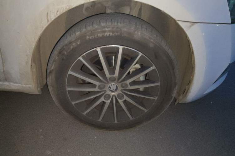 Used Skoda Octavia 2018 TSI230 DSG Luxury Edition Right Front Wheel Hub