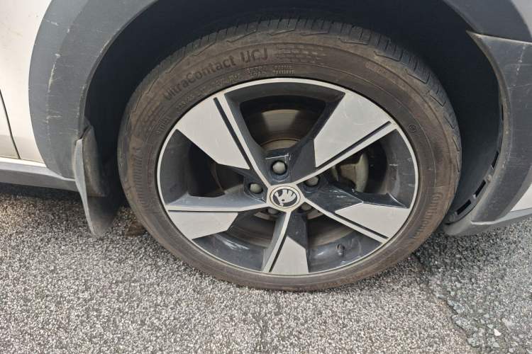 Used Skoda Octavia 2018 Station Wagon TSI280 DSG Flagship Edition Right Front Wheel Hub