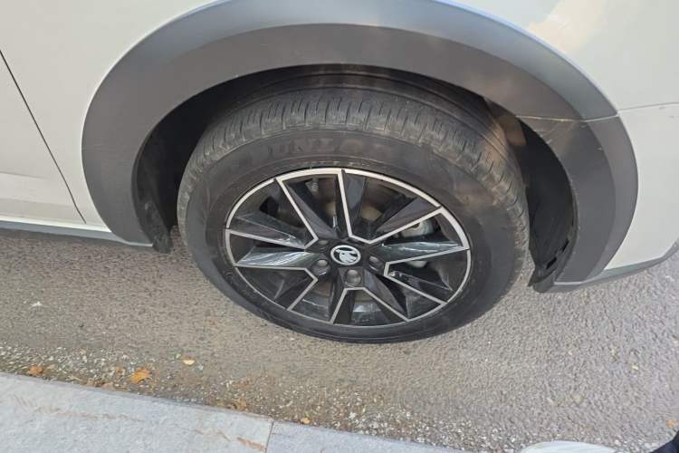 Used Skoda Octavia 2018 Station Wagon TSI230 DSG Luxury Edition Right Front Wheel Hub