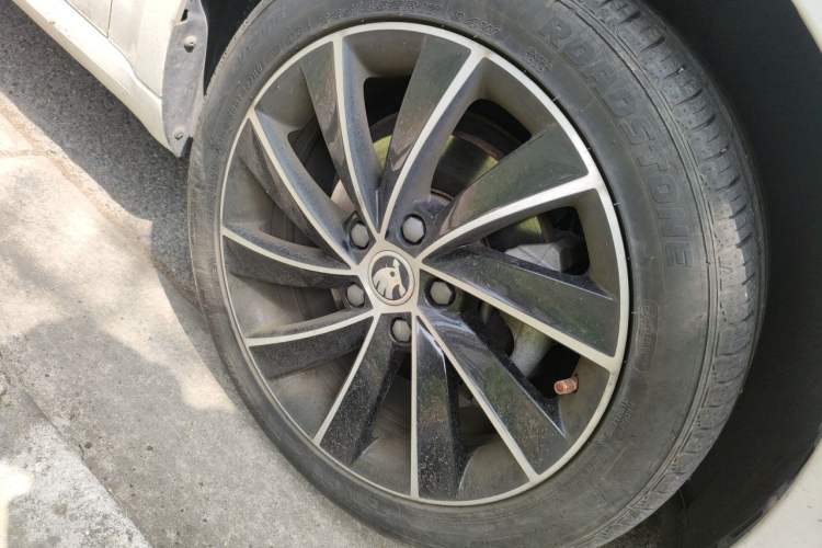 Used Skoda Octavia 2018 TSI280 DSG Flagship Edition Right Front Wheel Hub