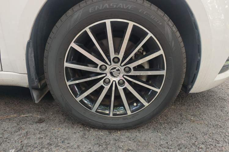 Used Skoda Octavia 2018 TSI230 DSG Comfort Edition Right Front Wheel Hub