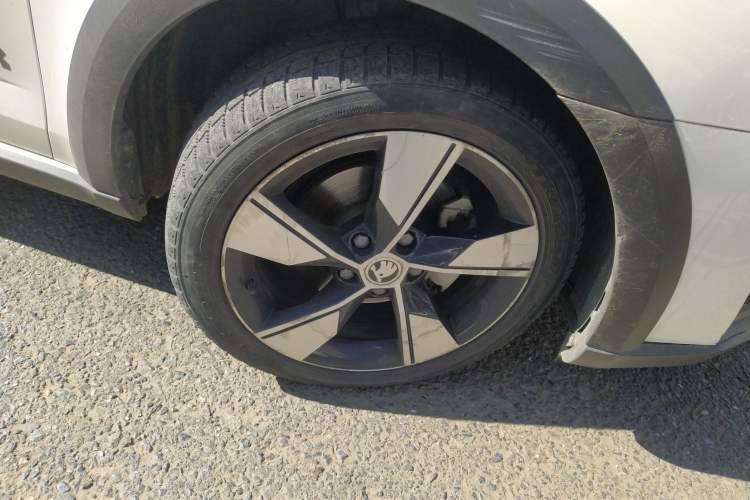 Used Skoda Octavia 2018 Station Wagon TSI280 DSG Flagship Edition Right Front Wheel Hub