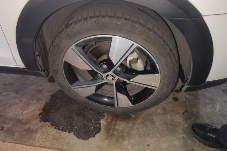Used Skoda Octavia 2018 Station Wagon TSI280 DSG Luxury Edition Right Front Wheel Hub