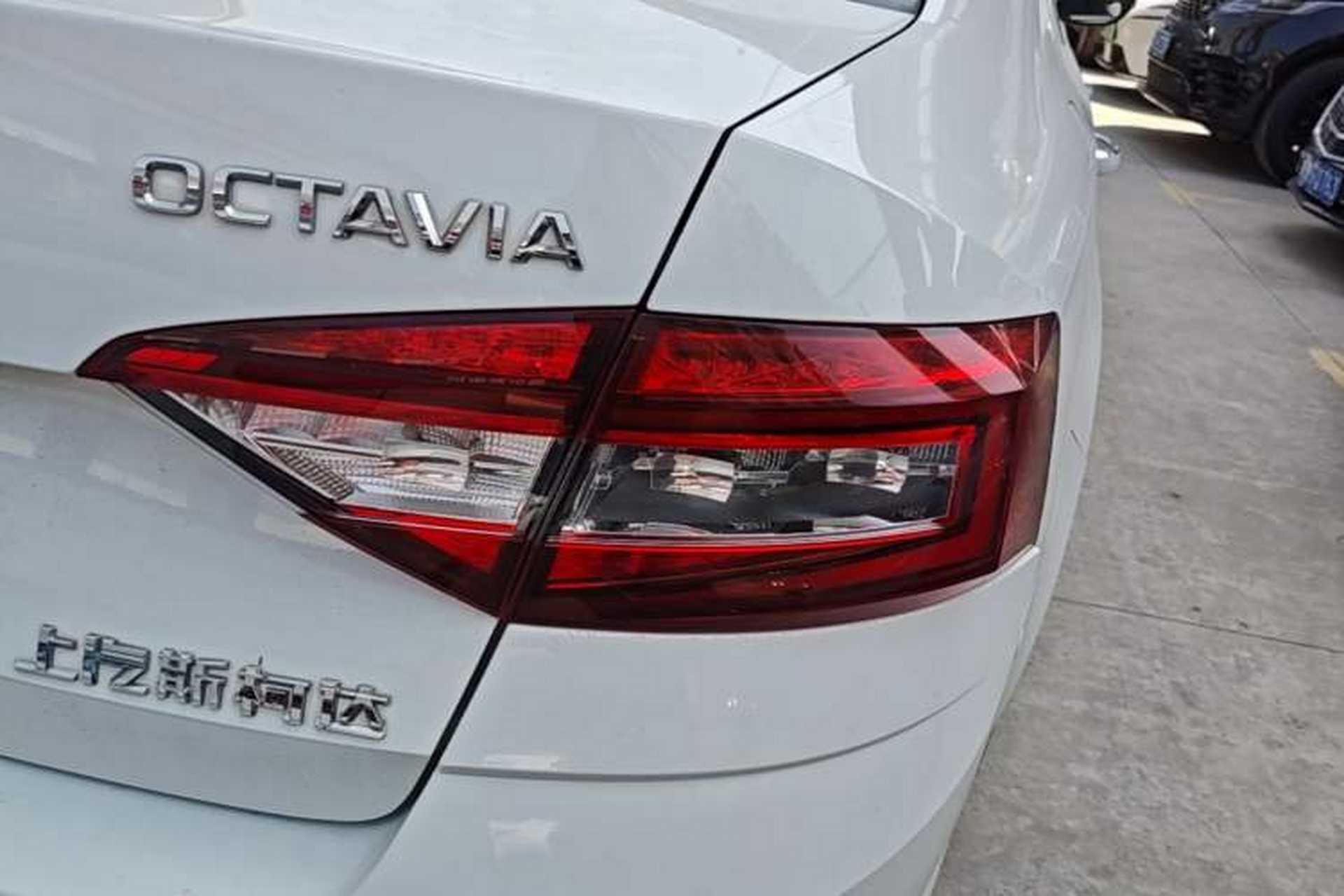 Used Skoda Octavia 2018 TSI230 DSG Luxury Edition Right Rear Taillight