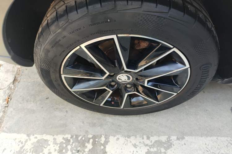 Used Skoda Octavia 2018 Station Wagon TSI230 DSG Luxury Edition Right Rear Wheel Hub