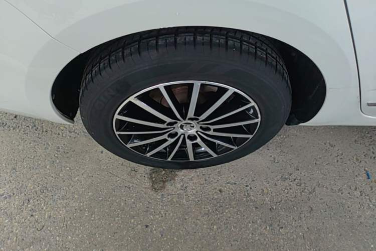 Used Skoda Octavia 2018 TSI230 DSG Luxury Edition Right Rear Wheel Hub