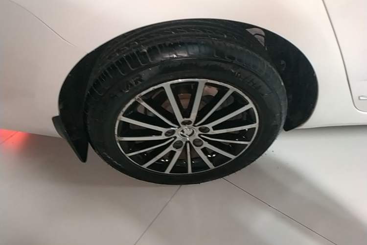 Used Skoda Octavia 2018 TSI230 DSG Luxury Edition Right Rear Wheel Hub
