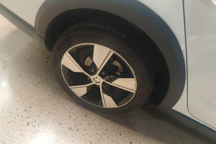 Used Skoda Octavia 2018 Station Wagon TSI280 DSG Luxury Edition Right Rear Wheel Hub