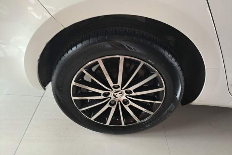 Used Skoda Octavia 2018 TSI230 DSG Luxury Edition Right Rear Wheel Hub