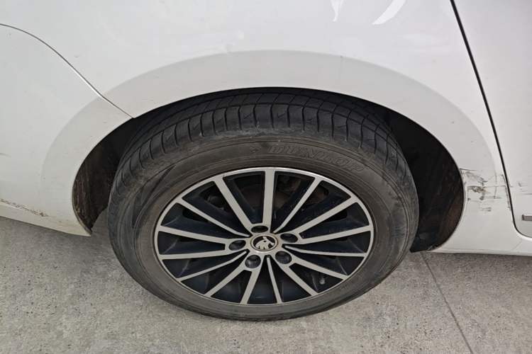 Used Skoda Octavia 2018 TSI230 DSG Luxury Edition Right Rear Wheel Hub