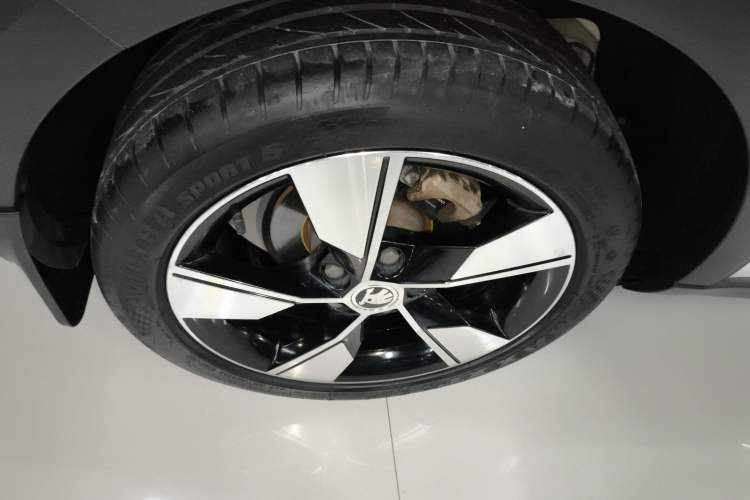 Used Skoda Octavia 2018 Station Wagon TSI280 DSG Luxury Edition Right Rear Wheel Hub
