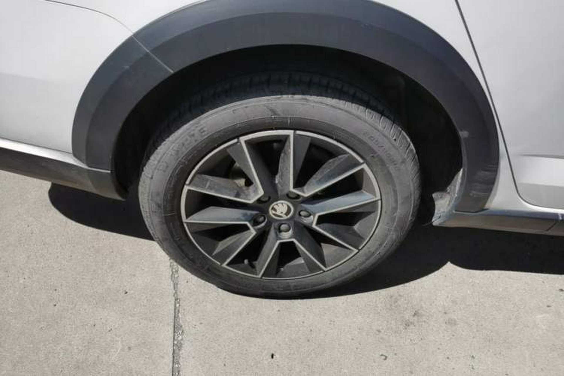 Used Skoda Octavia 2018 Station Wagon TSI230 DSG Luxury Edition Right Rear Wheel Hub