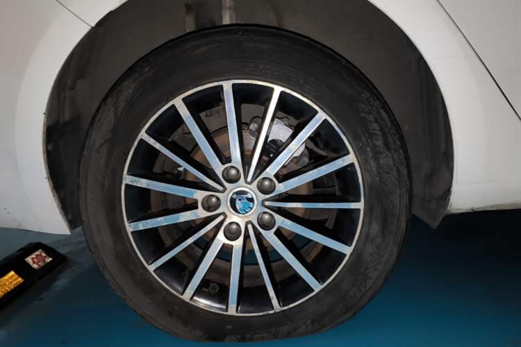 Used Skoda Octavia 2018 TSI230 DSG Luxury Edition Right Rear Wheel Hub