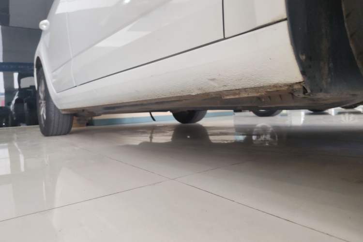 Used Skoda Octavia 2018 TSI230 DSG Comfort Edition Right Side Sill