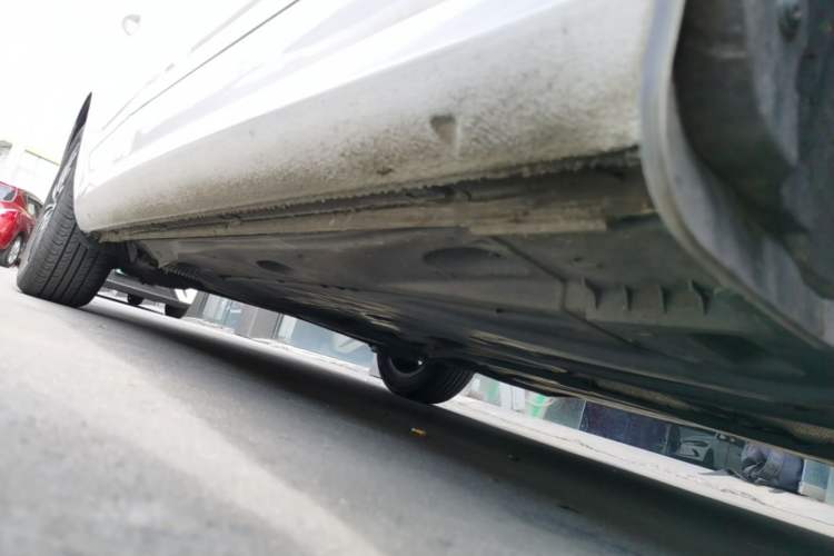 Used Skoda Octavia 2018 1.6L Automatic Luxury Edition Right Side Sill