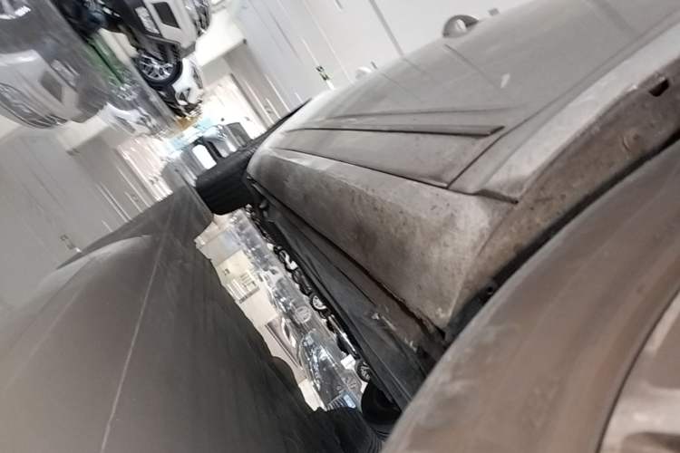 Used Skoda Octavia 2018 1.6L Automatic Luxury Edition Right Side Sill