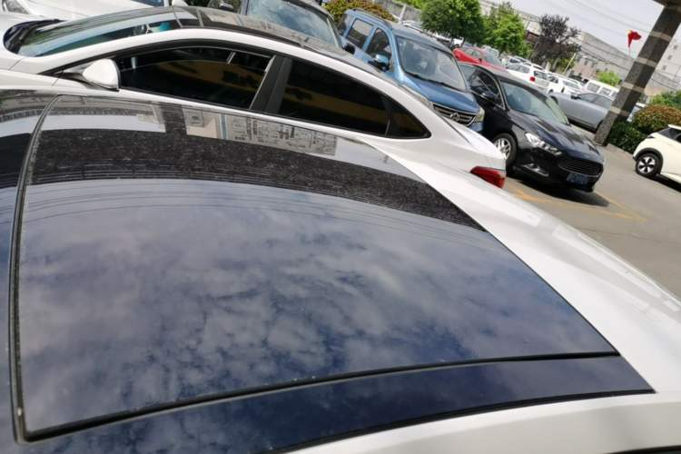 Used Skoda Octavia 2018 1.6L Automatic Luxury Edition Roof