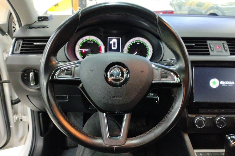 Used Skoda Octavia 2018 TSI230 DSG Luxury Edition Steering Wheel