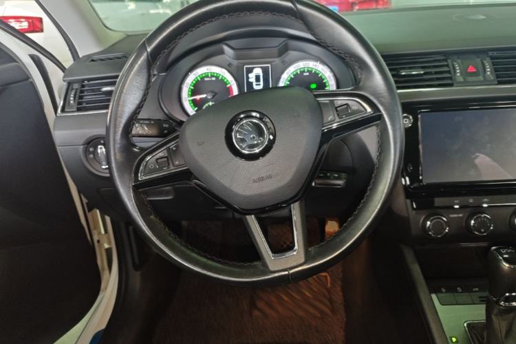 Used Skoda Octavia 2018 Station Wagon TSI280 DSG Luxury Edition Steering Wheel