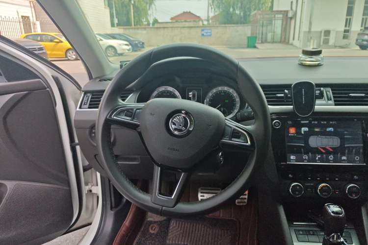 Used Skoda Octavia 2018 Station Wagon TSI280 DSG Flagship Edition Steering Wheel