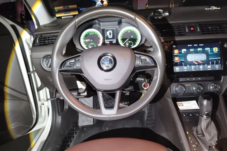 Used Skoda Octavia 2018 Station Wagon TSI280 DSG Luxury Edition Steering Wheel