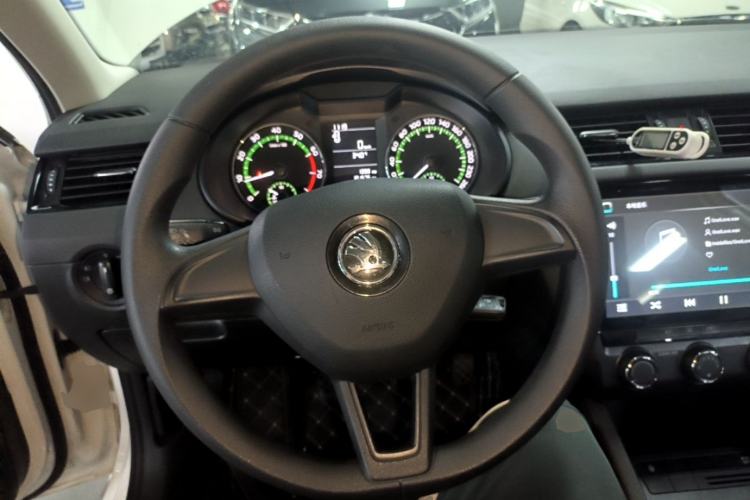 Used Skoda Octavia 2018 1.6L Manual Standard Edition Steering Wheel