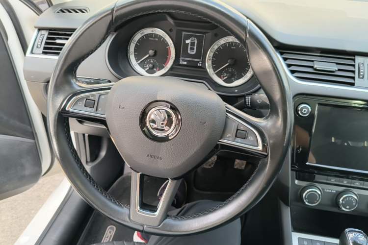 Used Skoda Octavia 2018 TSI230 DSG Luxury Edition Steering Wheel