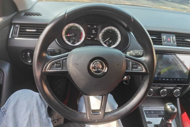 Used Skoda Octavia 2018 TSI230 DSG Luxury Edition Steering Wheel