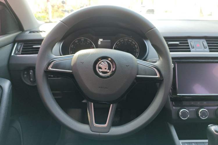 Used Skoda Octavia 2018 TSI230 DSG Comfort Edition Steering Wheel