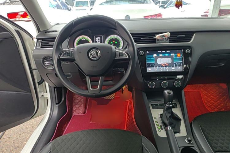 Used Skoda Octavia 2018 TSI230 DSG Luxury Edition Steering Wheel
