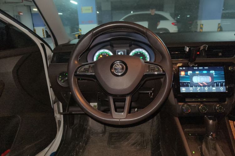 Used Skoda Octavia 2018 Station Wagon TSI230 DSG Luxury Edition Steering Wheel