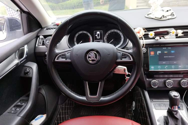 Used Skoda Octavia 2018 Station Wagon TSI230 DSG Luxury Edition Steering Wheel