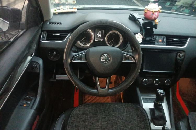 Used Skoda Octavia 2018 TSI230 DSG Luxury Edition Steering Wheel