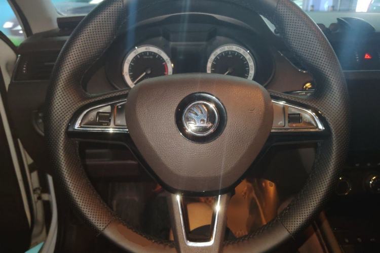 Used Skoda Octavia 2018 Station Wagon TSI280 DSG Luxury Edition Steering Wheel