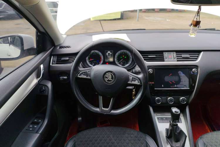 Used Skoda Octavia 2018 TSI230 DSG Luxury Edition Steering Wheel