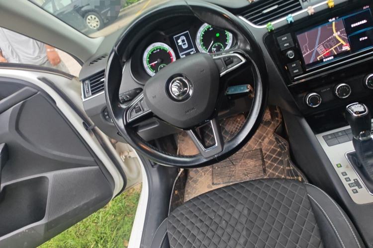 Used Skoda Octavia 2018 TSI280 DSG Luxury Edition Steering Wheel